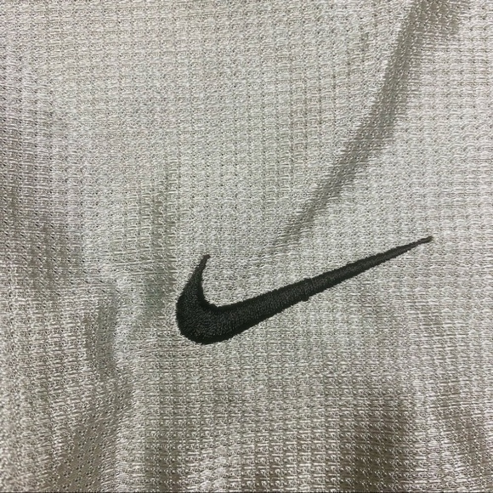 Nike Mens Silver Mesh Lined Athletic Shorts, Size Medium - Picture 6 of 8